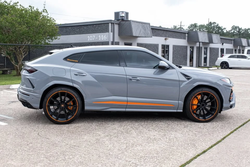 2020 Lamborghini Urus - Image 2 of 20