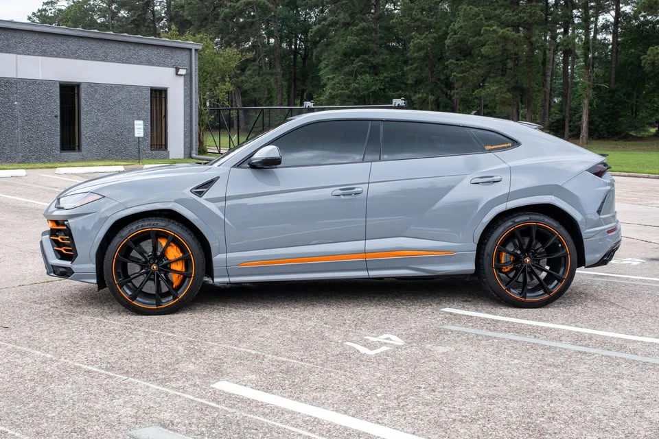 2020 Lamborghini Urus - Image 7 of 20