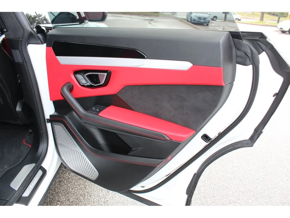 2020 Lamborghini Urus - Image 15 of 17