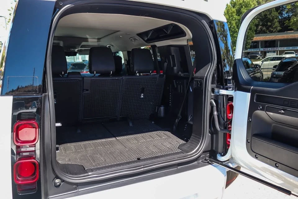 2020 Land Rover Defender L663 - Image 7 of 7