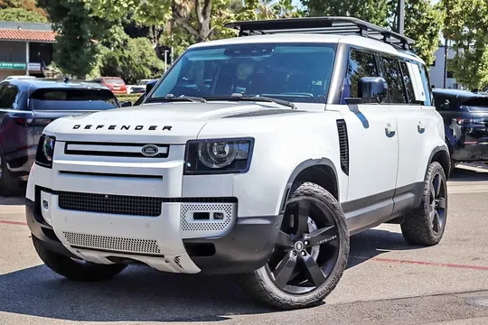 2020 Land Rover Defender 110 HSE 400PS 3.0P