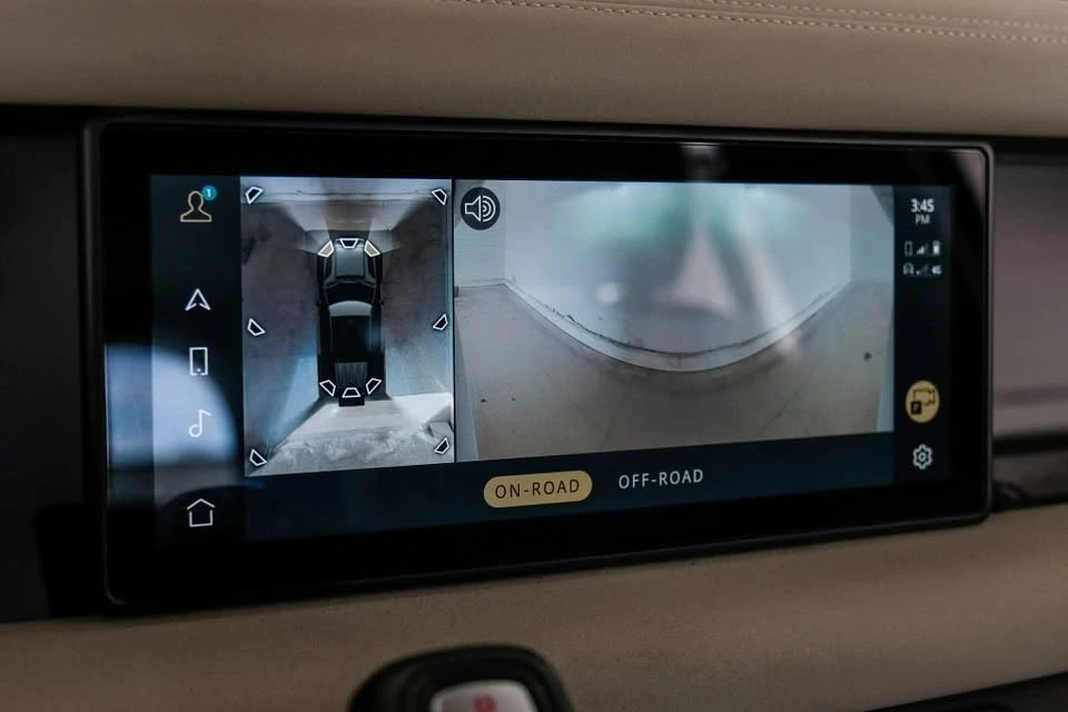 2020 Land Rover Defender L663 - Image 11 of 20