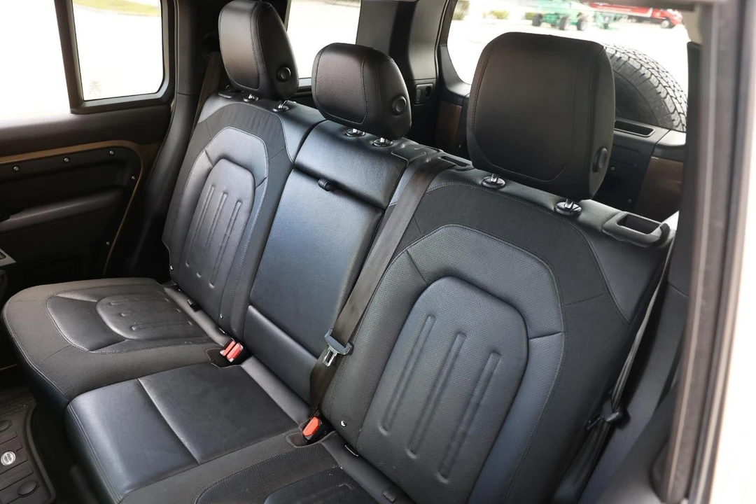 2020 Land Rover Defender L663 - Image 9 of 31