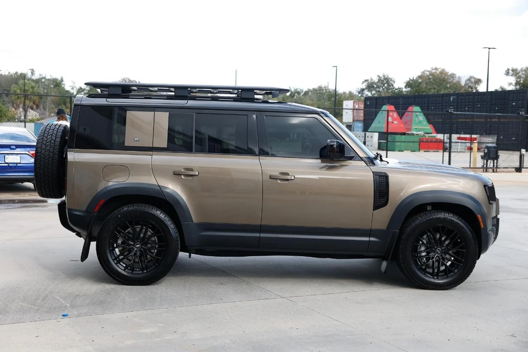 2020 Land Rover Defender L663 - Image 14 of 31