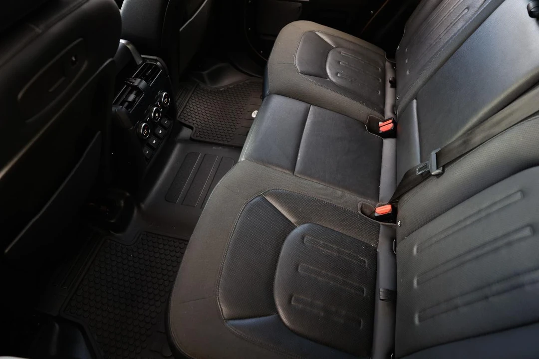 2020 Land Rover Defender L663 - Image 11 of 31