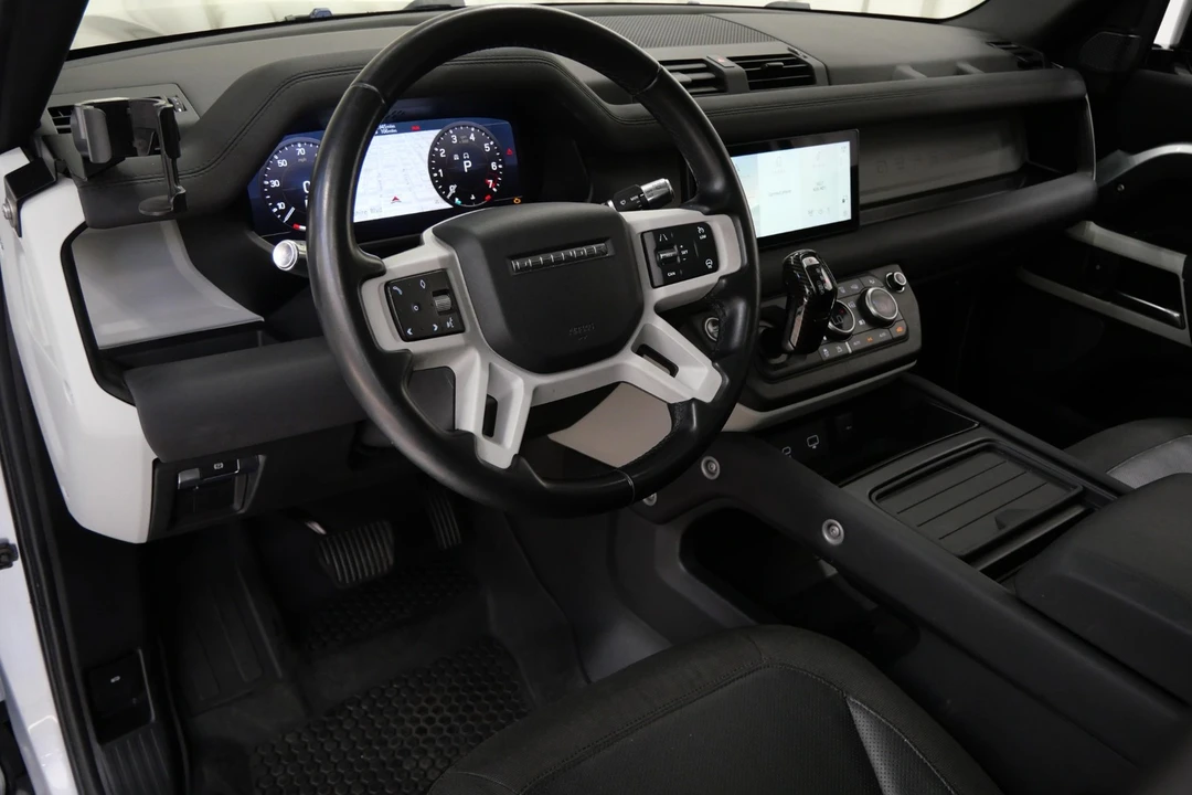 2020 Land Rover Defender 110 - Image 13 of 21