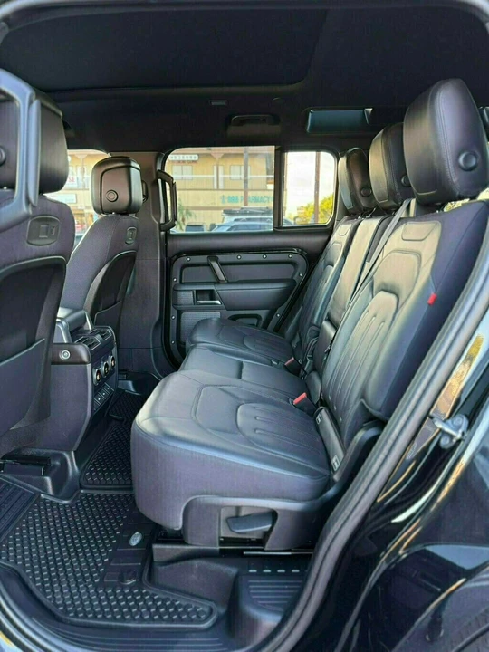 2020 Land Rover Defender 110 - Image 8 of 21