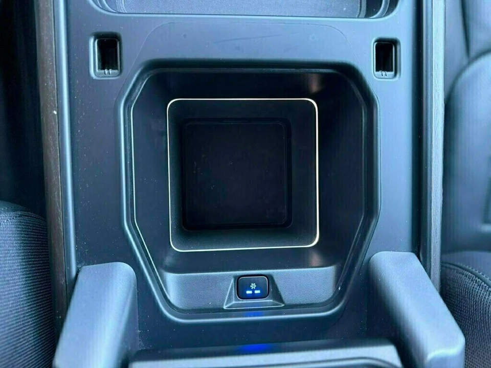 2020 Land Rover Defender 110 - Image 19 of 21