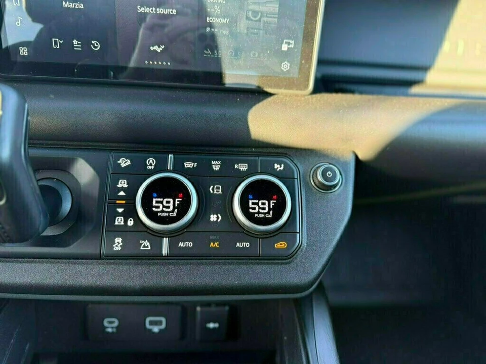 2020 Land Rover Defender 110 - Image 16 of 21