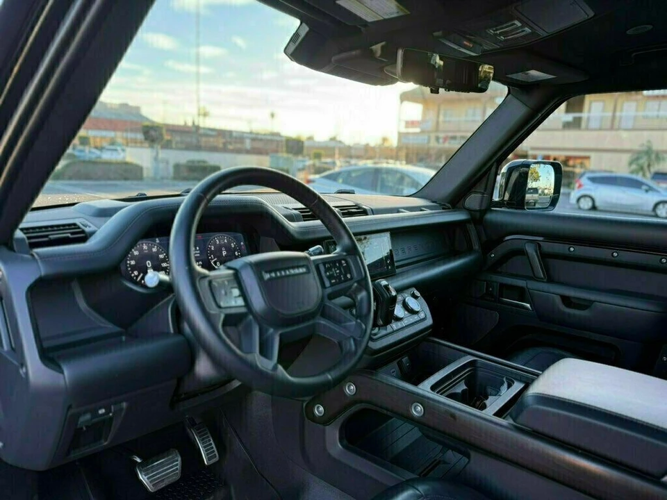 2020 Land Rover Defender 110 - Image 9 of 21