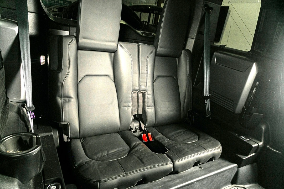 2020 Land Rover Defender 110 - Image 12 of 21