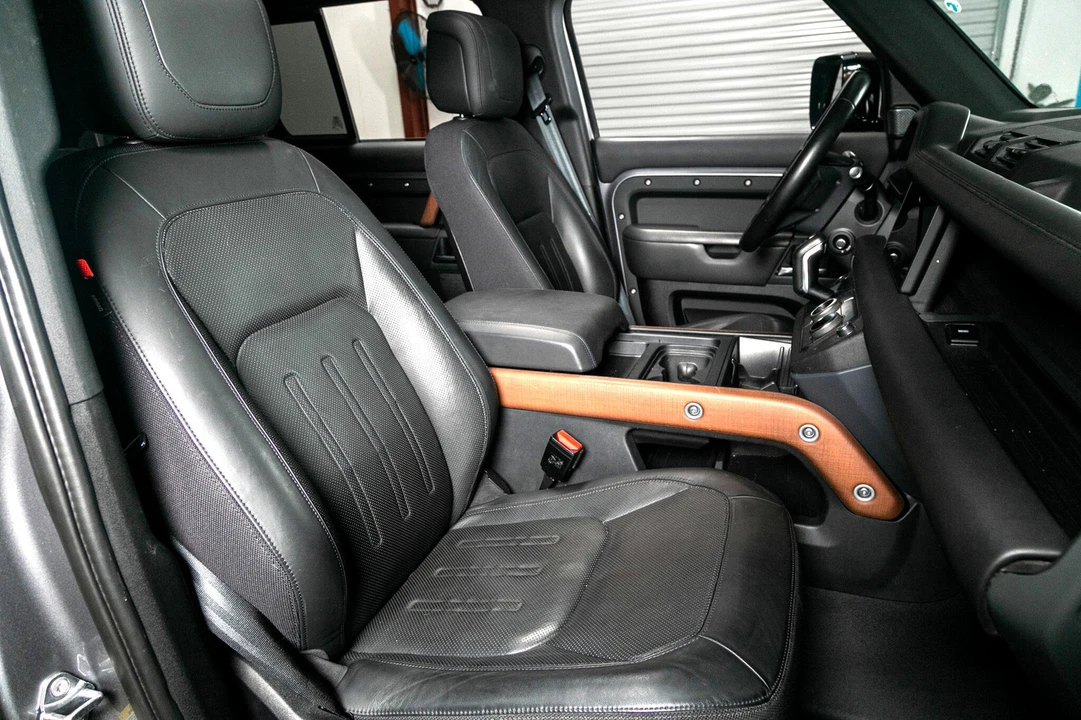 2020 Land Rover Defender 110 - Image 8 of 21