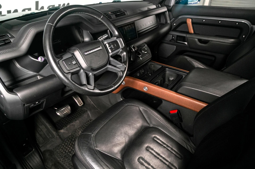 2020 Land Rover Defender 110 - Image 6 of 21