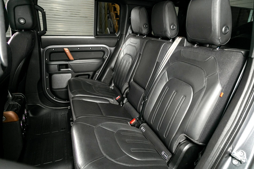 2020 Land Rover Defender 110 - Image 10 of 21