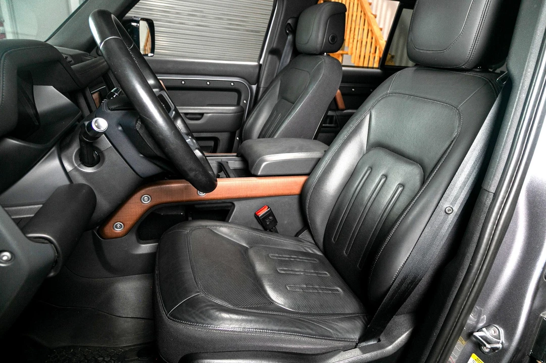 2020 Land Rover Defender 110 - Image 4 of 21