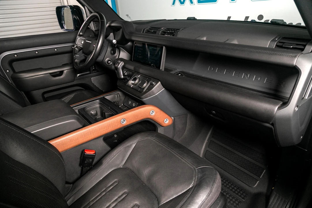 2020 Land Rover Defender 110 - Image 13 of 21
