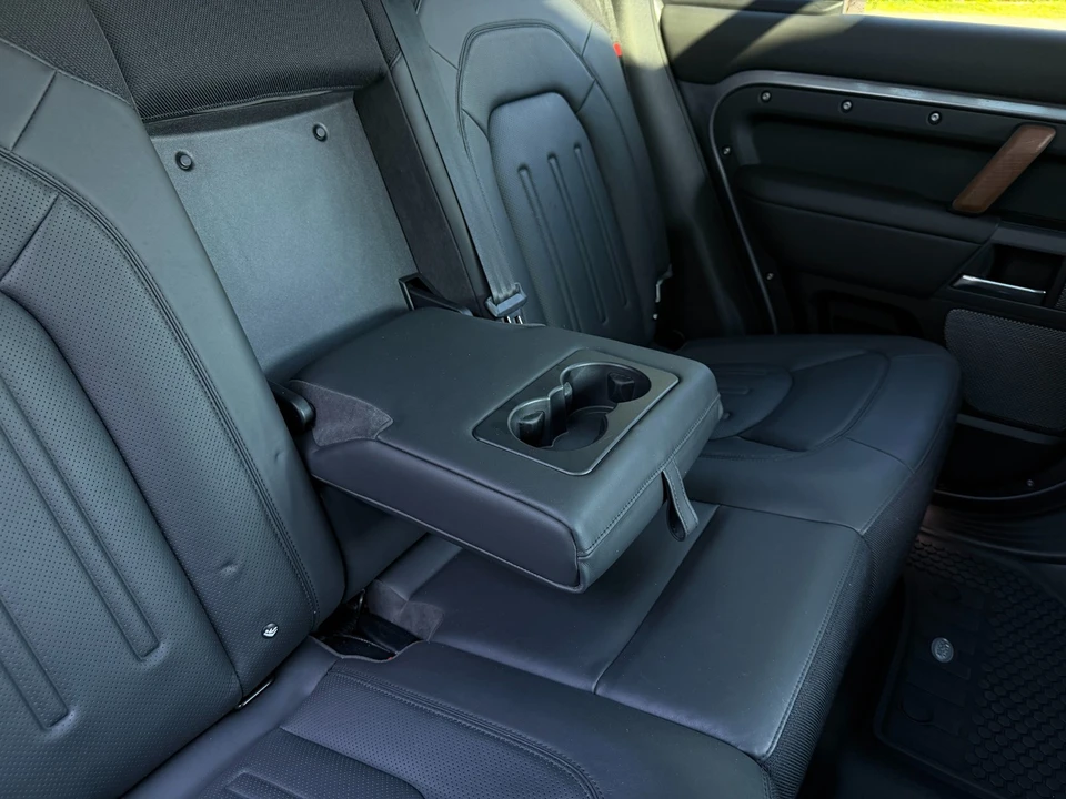 2020 Land Rover Defender L663 - Image 24 of 31