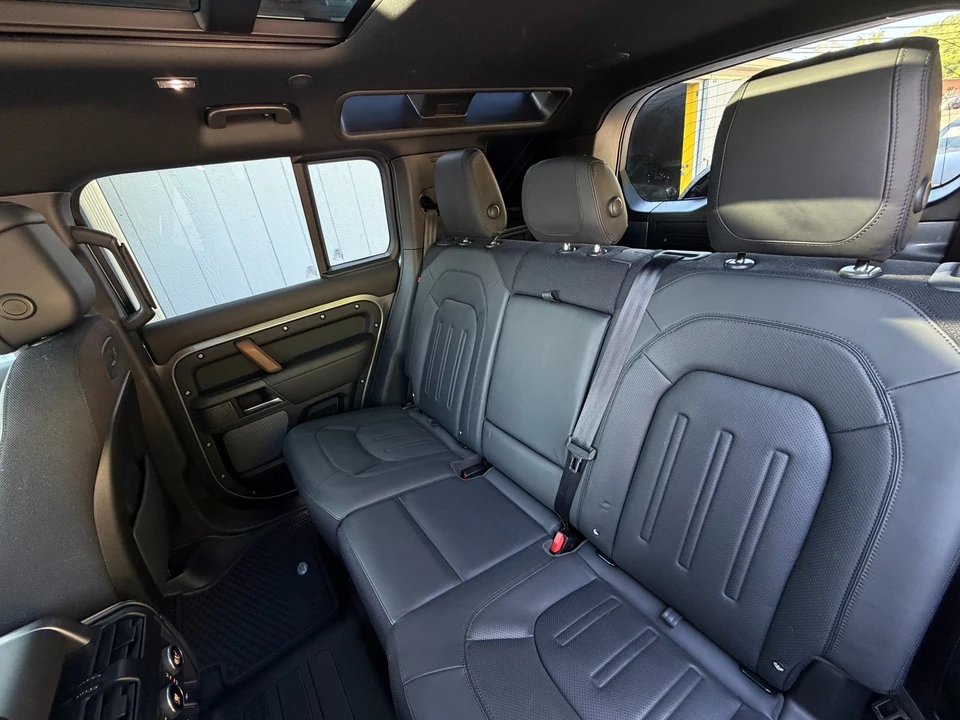 2020 Land Rover Defender L663 - Image 28 of 31