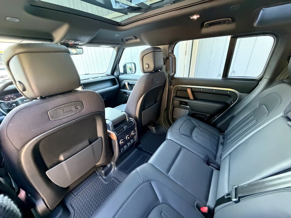 2020 Land Rover Defender L663 - Image 29 of 31