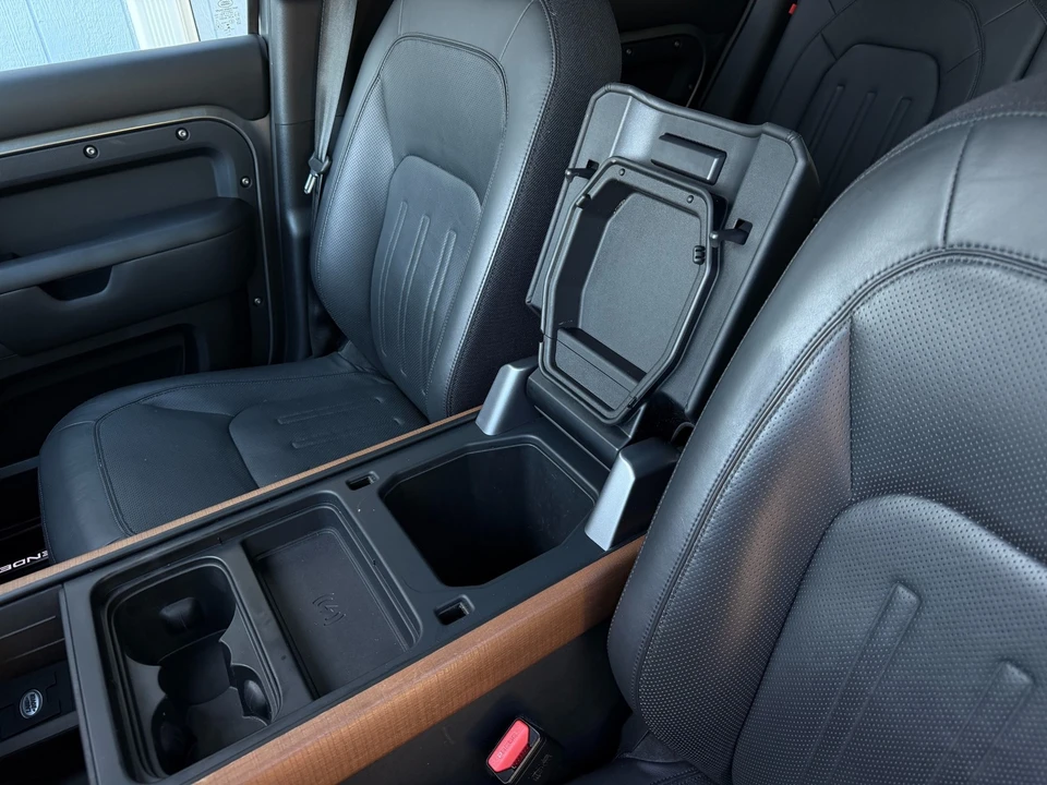 2020 Land Rover Defender L663 - Image 11 of 31