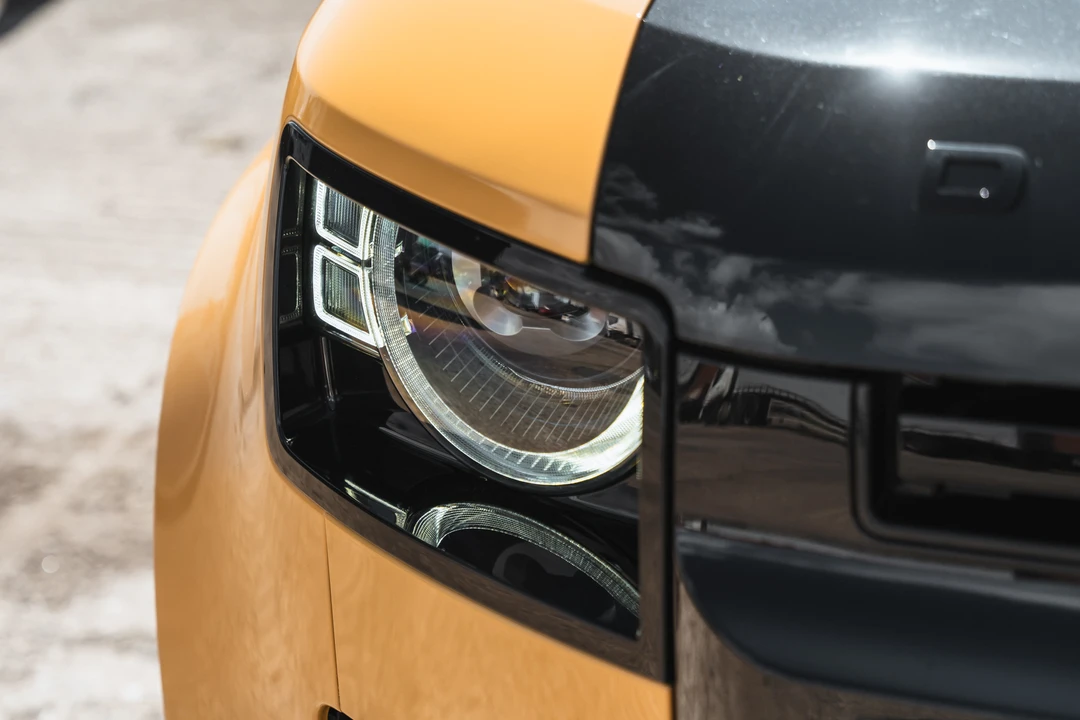 2020 Land Rover Defender L663 - Image 14 of 31