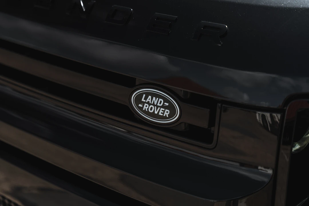 2020 Land Rover Defender L663 - Image 17 of 31