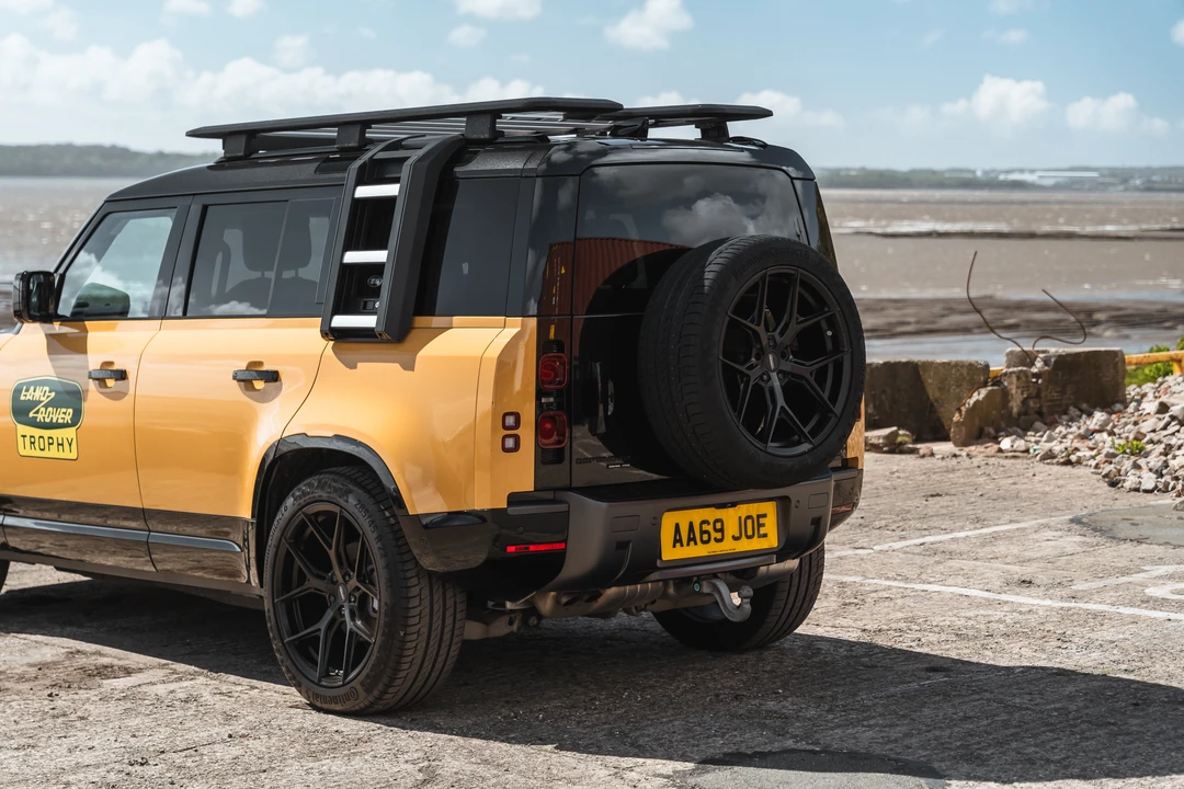 2020 Land Rover Defender L663 - Image 30 of 31