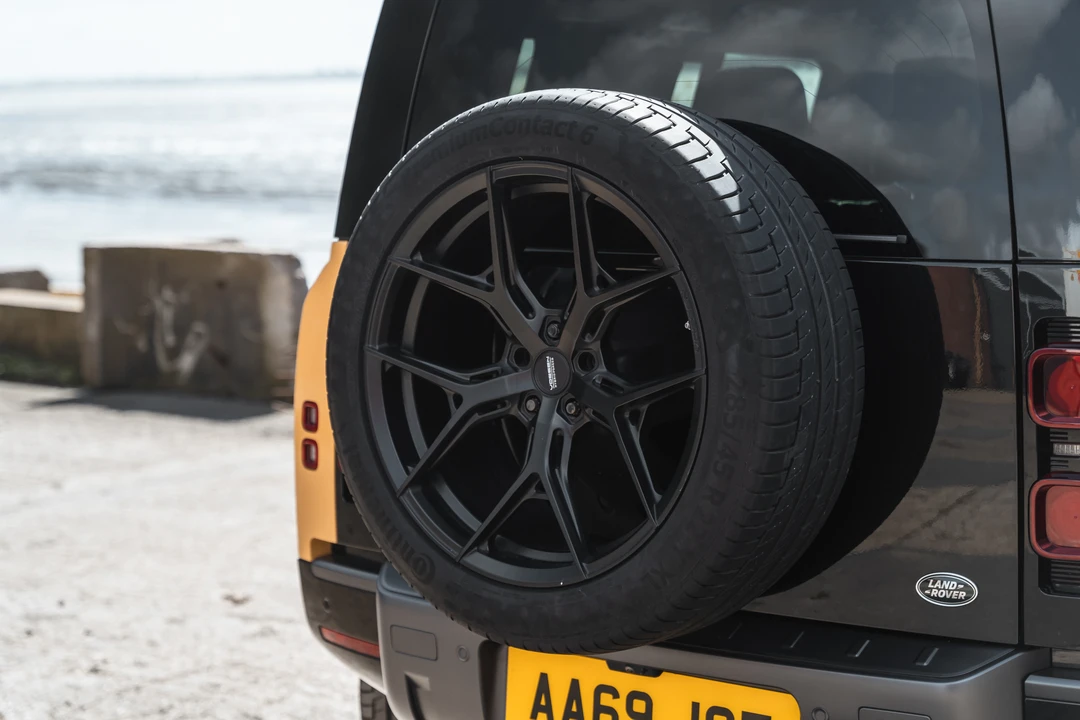 2020 Land Rover Defender L663 - Image 21 of 31