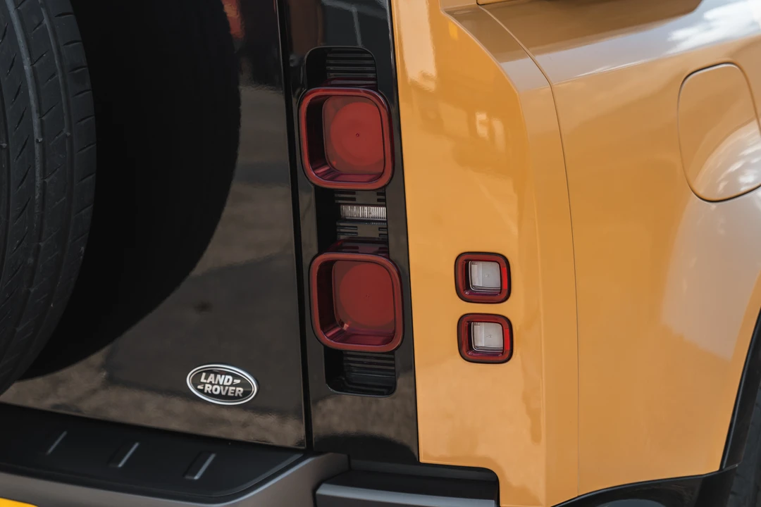 2020 Land Rover Defender L663 - Image 22 of 31