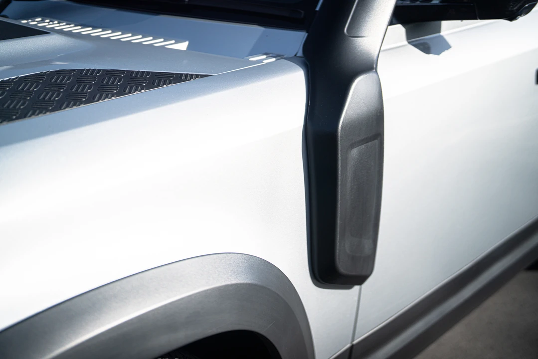 2020 Land Rover Defender L663 - Image 24 of 31