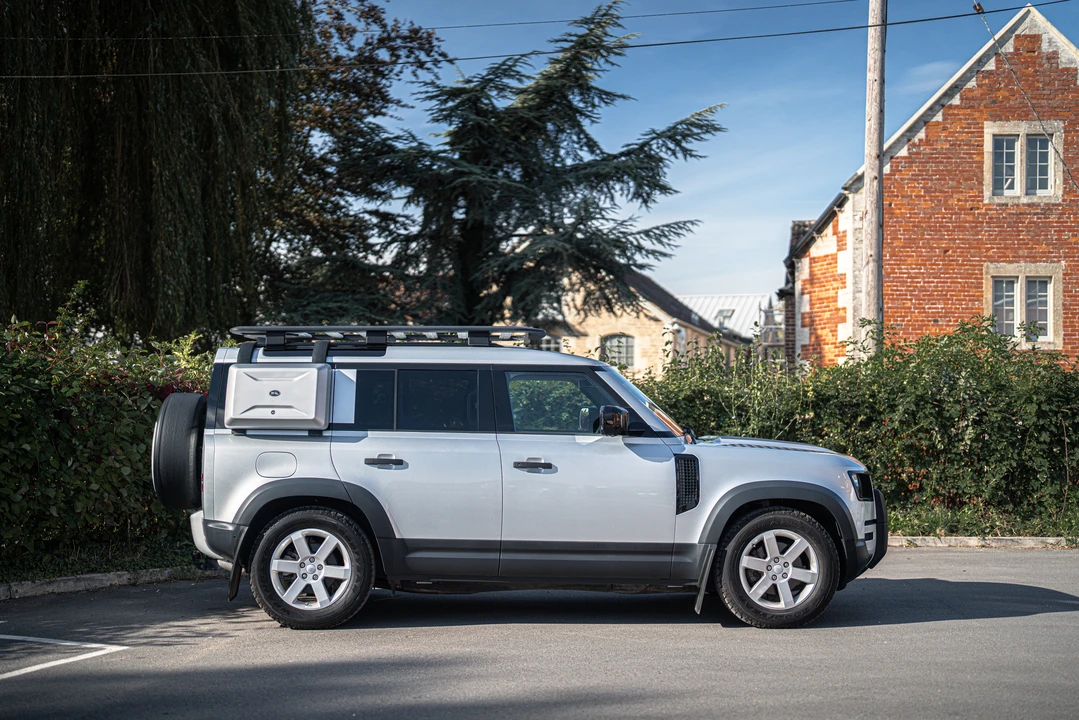2020 Land Rover Defender L663 - Image 5 of 31