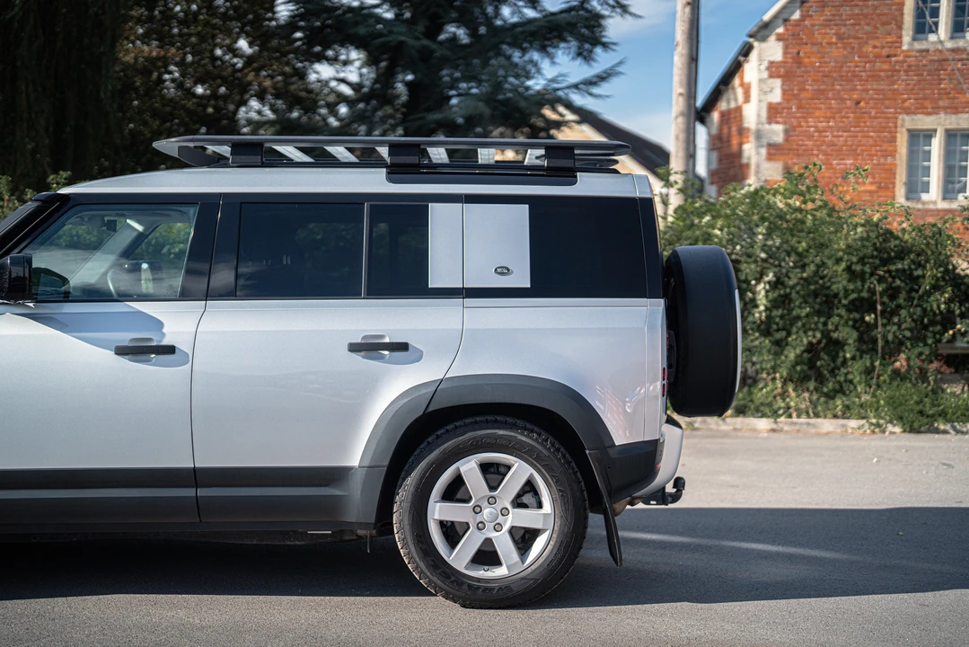 2020 Land Rover Defender L663 - Image 10 of 31