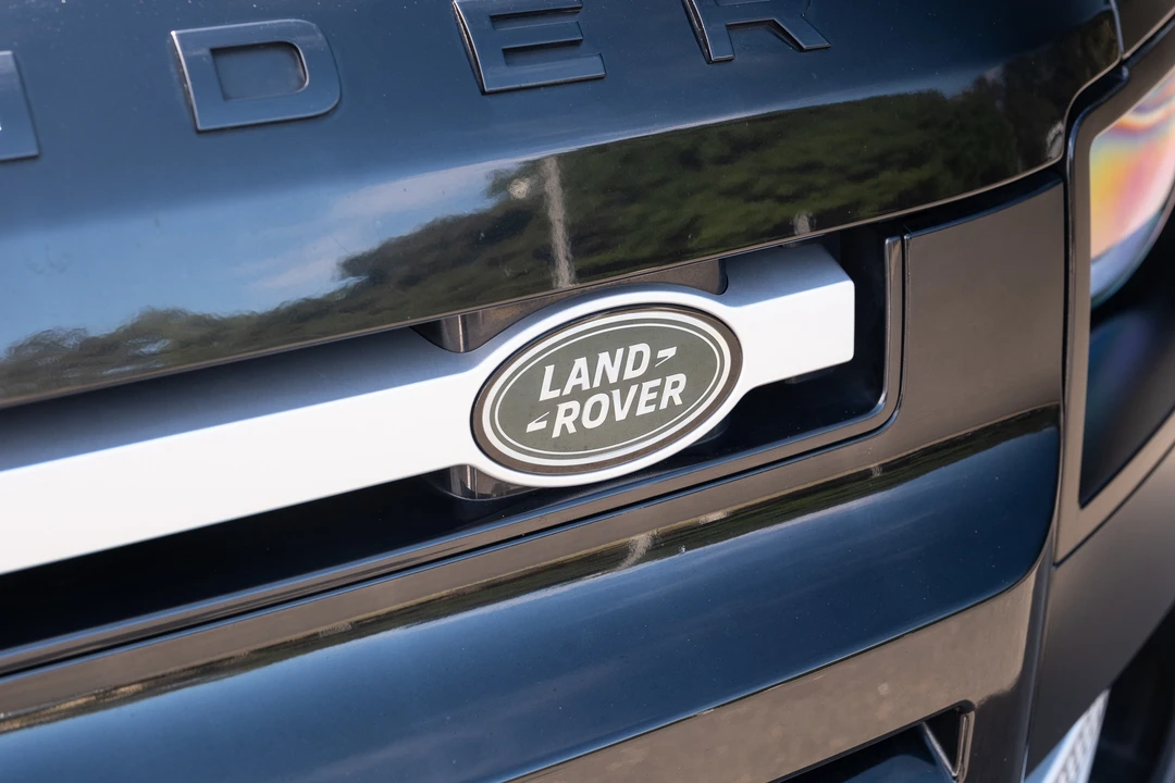 2020 Land Rover Defender L663 - Image 18 of 31