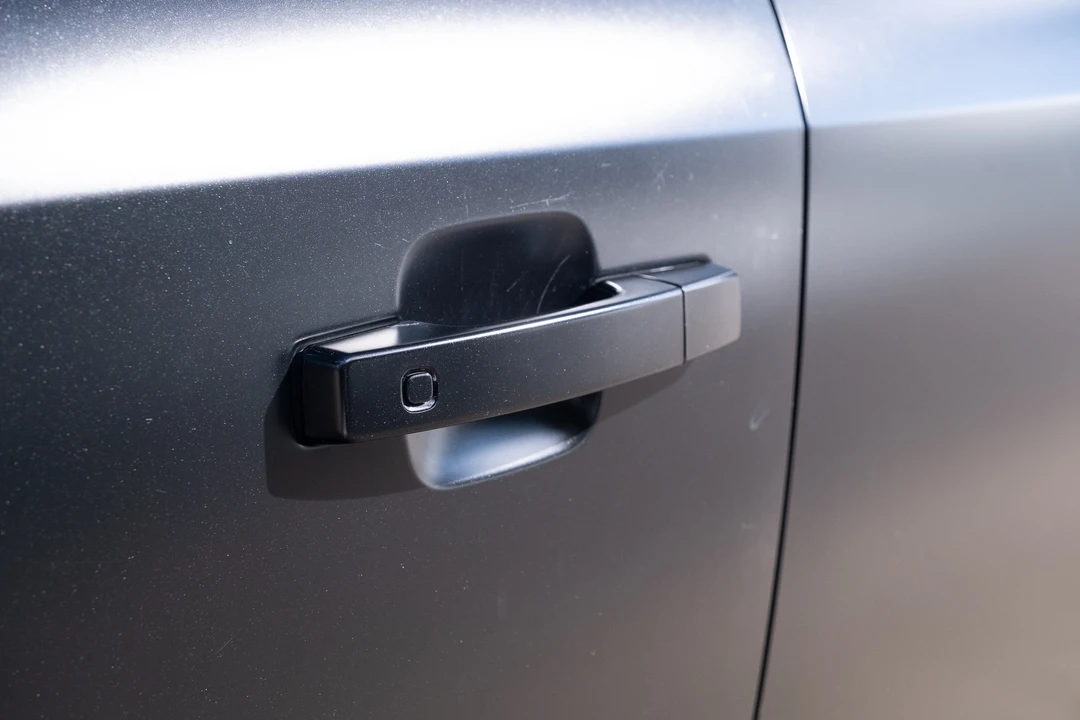 2020 Land Rover Defender L663 - Image 28 of 31