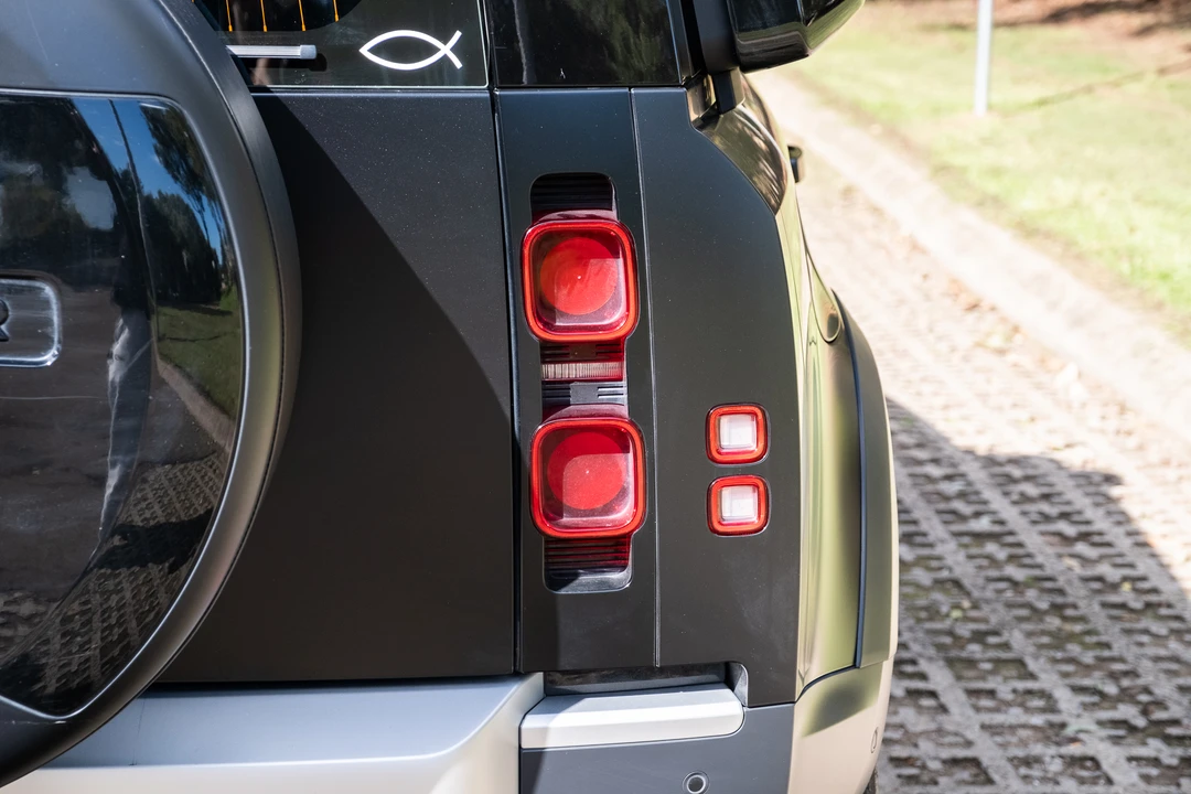 2020 Land Rover Defender L663 - Image 22 of 31