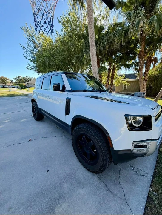 2020 Land Rover Defender L663 - Image 2 of 5