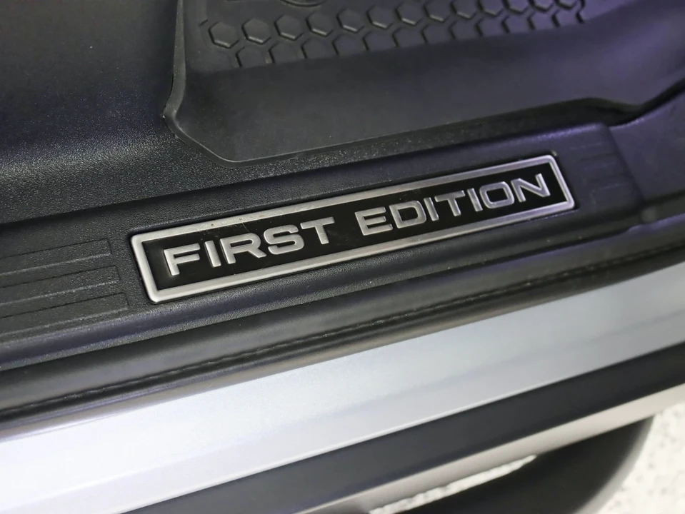 2020 Land Rover Defender 110 - Image 15 of 21