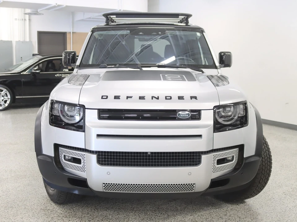 2020 Land Rover Defender 110 - Image 8 of 21
