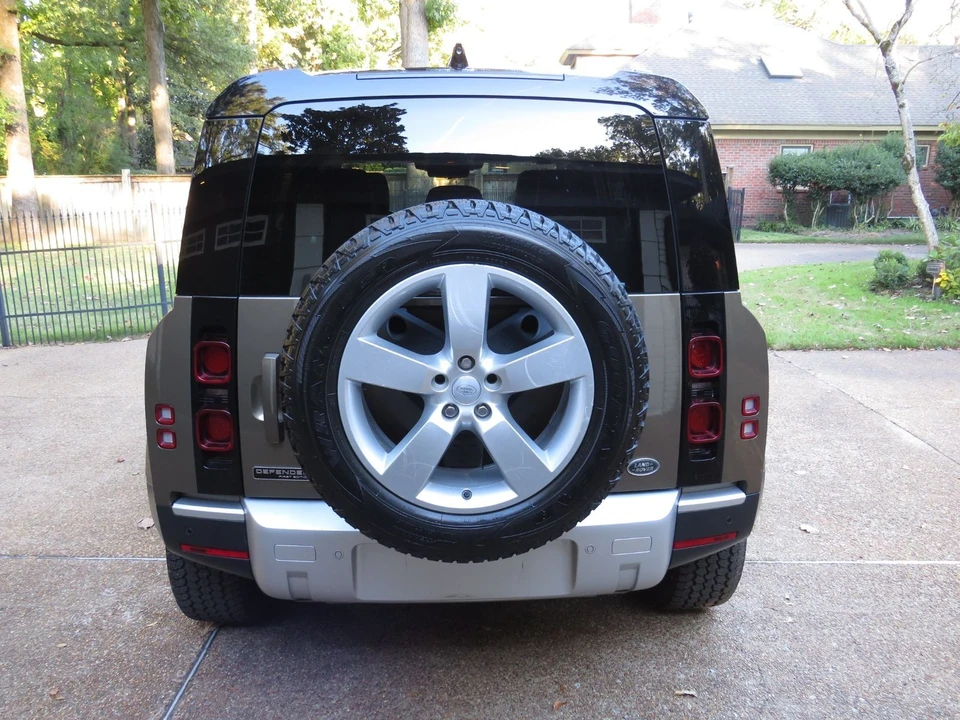 2020 Land Rover Defender 110 - Image 10 of 12