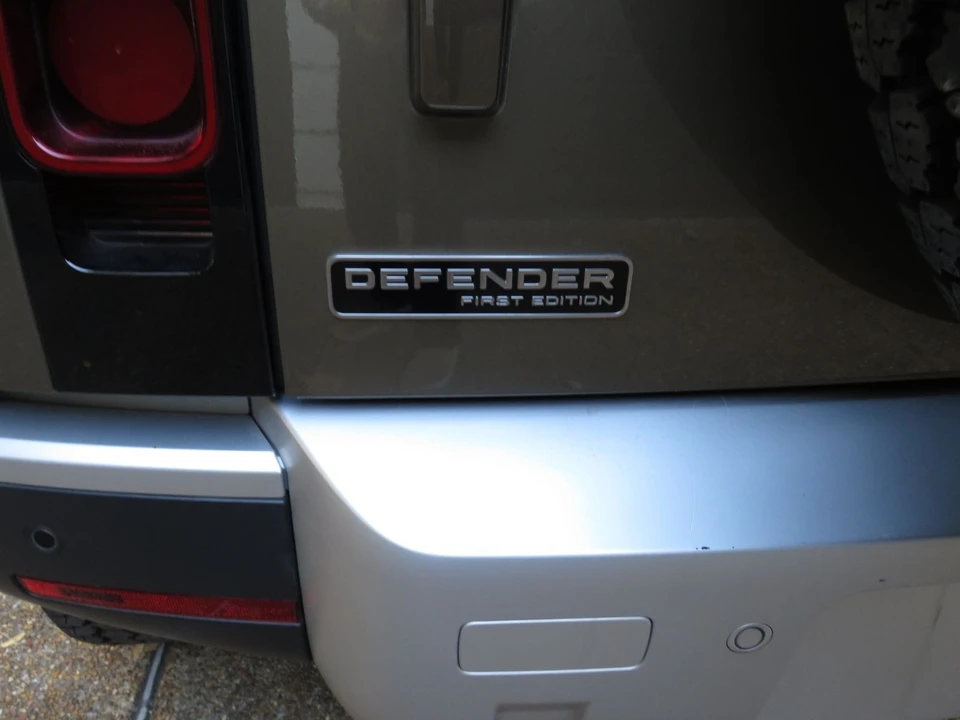 2020 Land Rover Defender 110 - Image 11 of 12