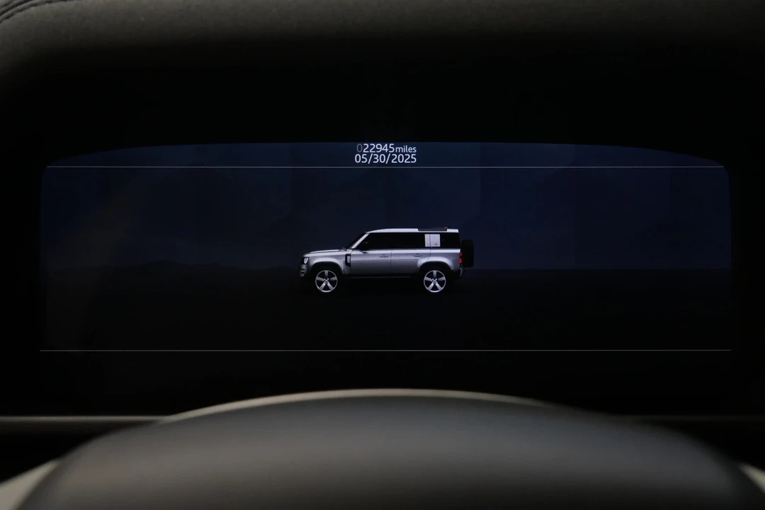 2020 Land Rover Defender 110 - Image 20 of 21