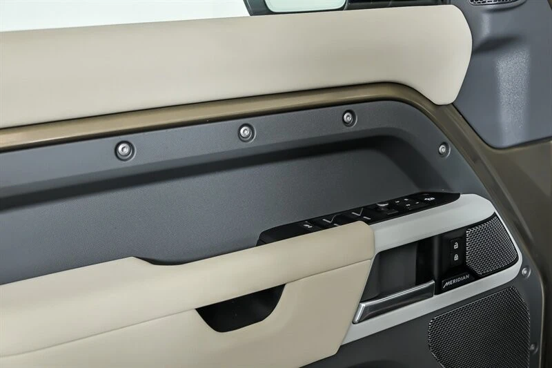 2020 Land Rover Defender L663 - Image 12 of 30