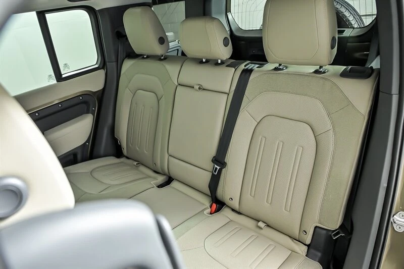 2020 Land Rover Defender L663 - Image 18 of 30