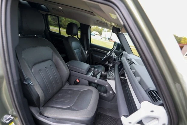 2020 Land Rover Defender 110 - Image 4 of 6