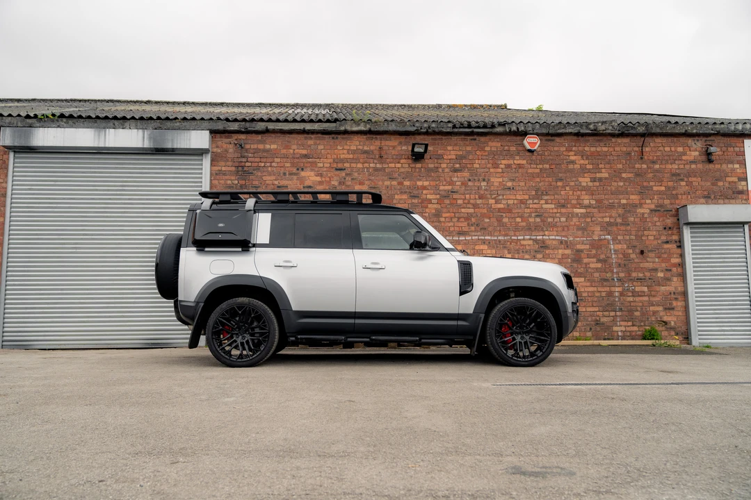 2020 Land Rover Defender L663 - Image 9 of 31