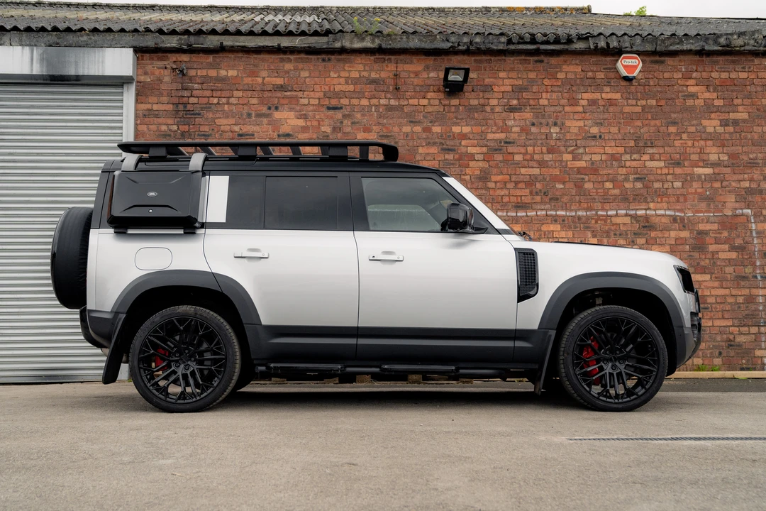 2020 Land Rover Defender L663 - Image 16 of 31