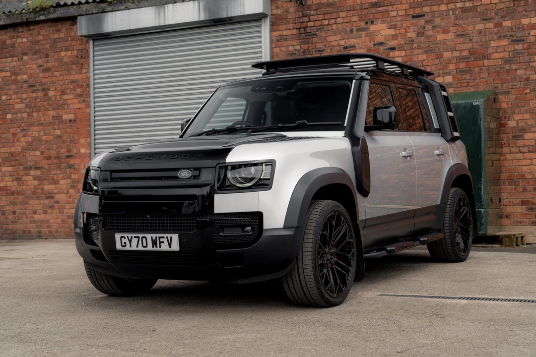 2020 Land Rover Defender L663 - Image 11 of 31