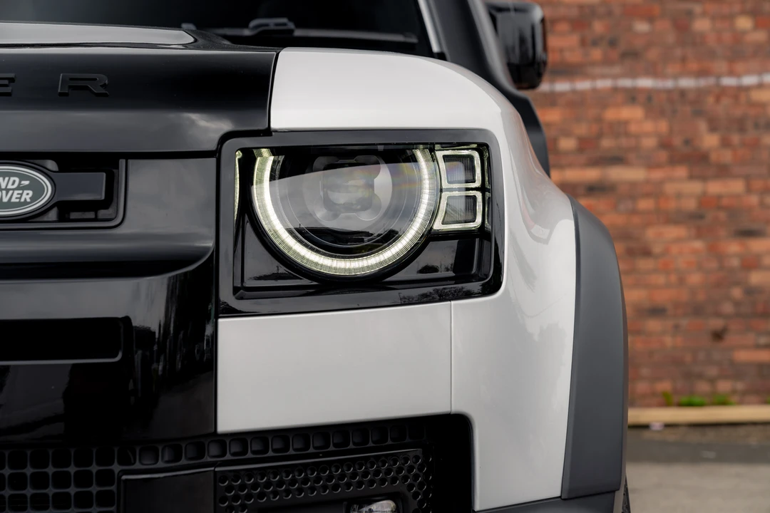 2020 Land Rover Defender L663 - Image 26 of 31