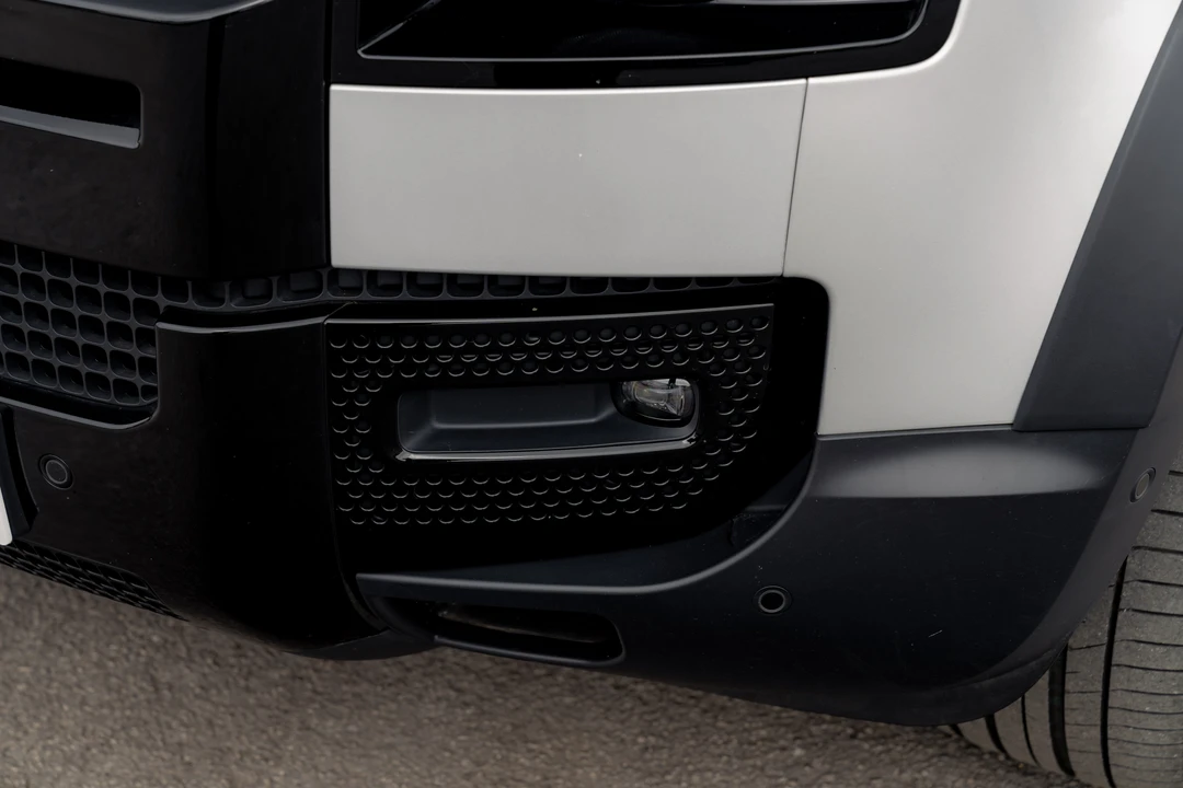 2020 Land Rover Defender L663 - Image 29 of 31