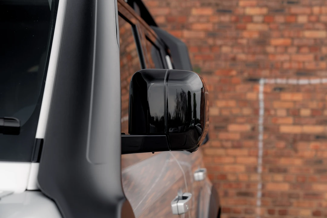 2020 Land Rover Defender L663 - Image 30 of 31